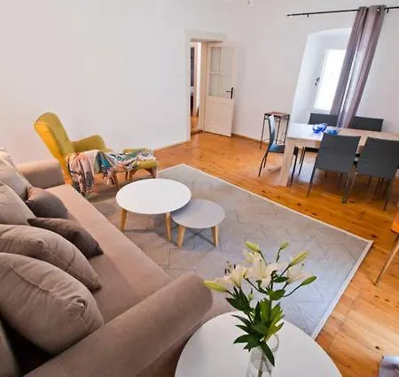 Peristil Loft Apartament *