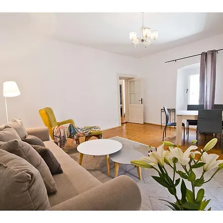 Peristil Loft * Split