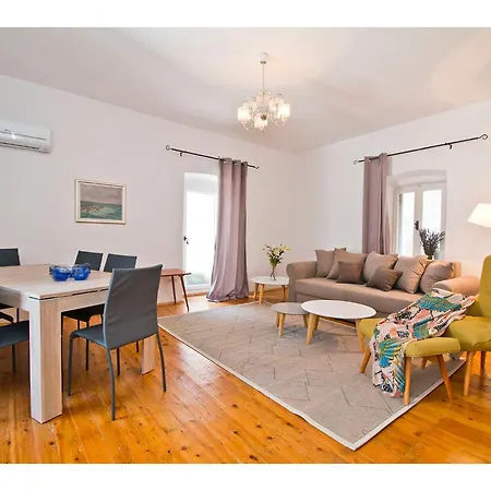 公寓 Peristil Loft *