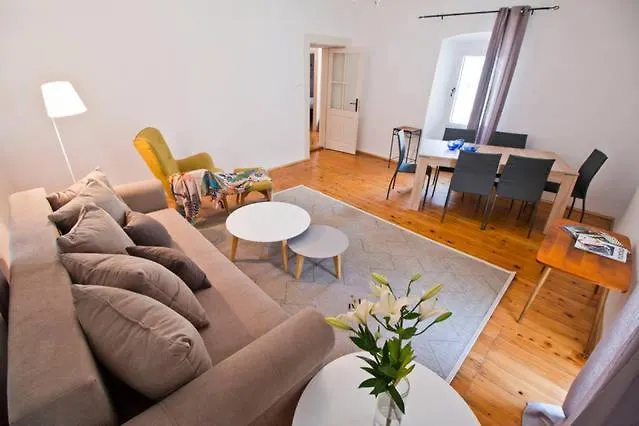 Peristil Loft Apartman *