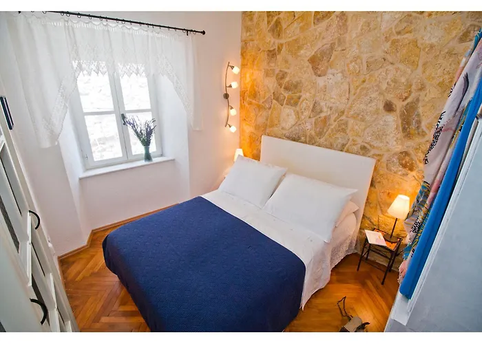 Peristil Loft Split